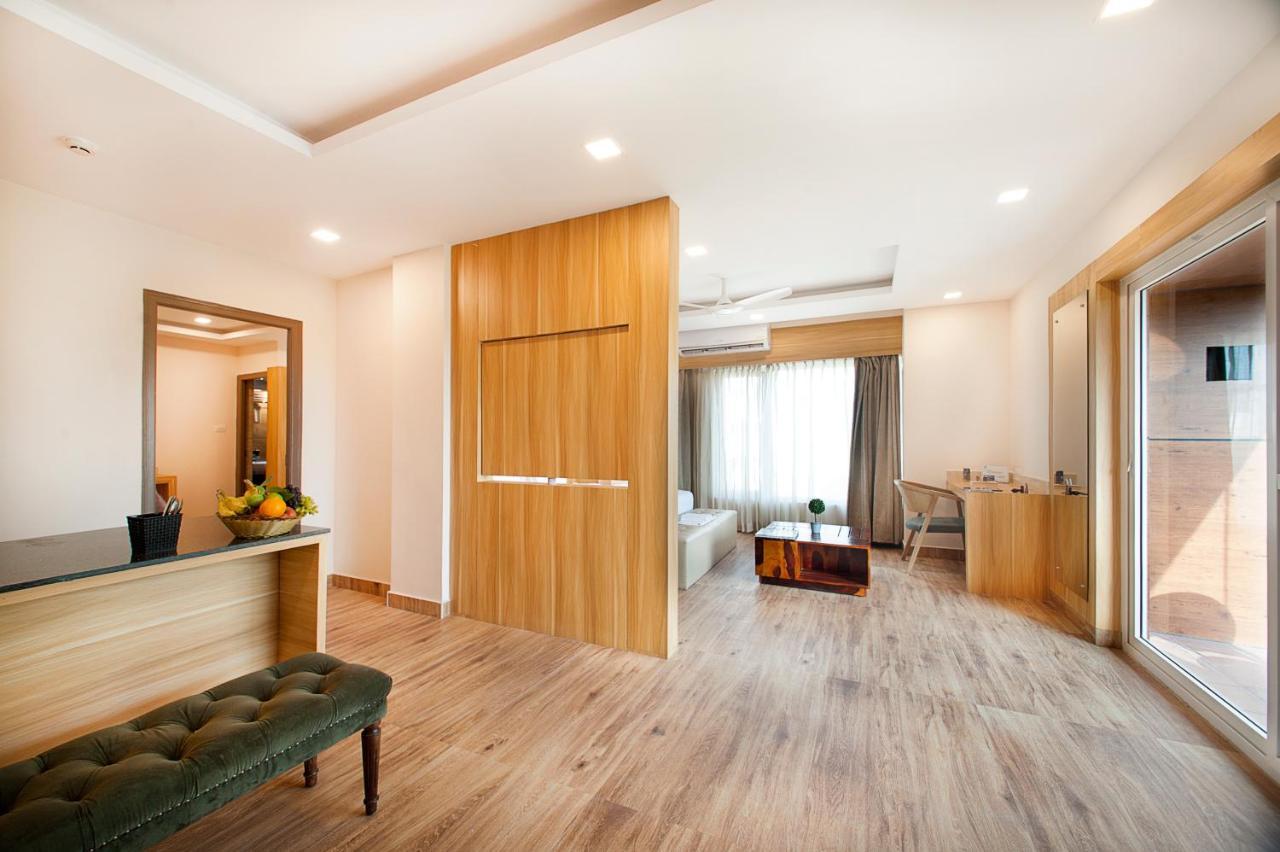 Abm Boutique Hotel By Purple Cloud Dod Jala Exteriör bild